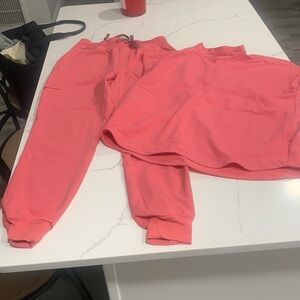 Figs set - pink size M joggers / size S top